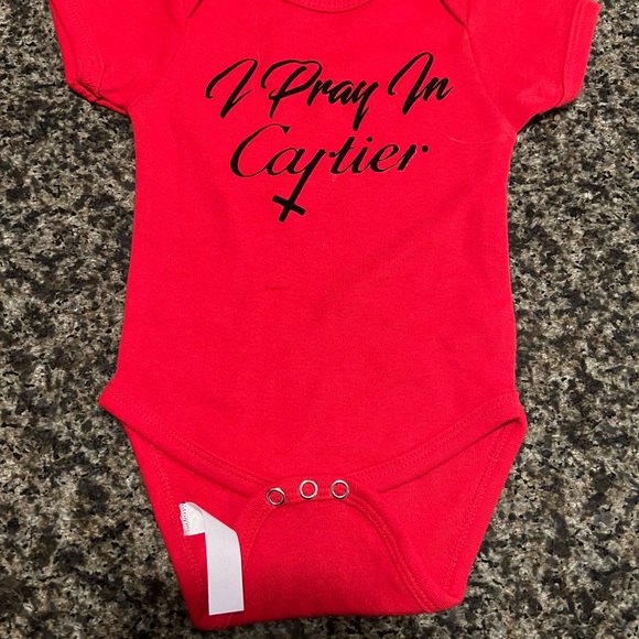 “I Pray In Cartier” red onesie - Picture 3 of 5